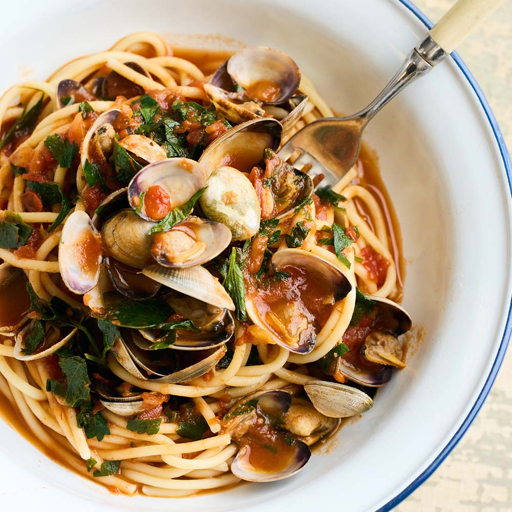 Tomatensugo mit Pasta und Meeresfrüchte