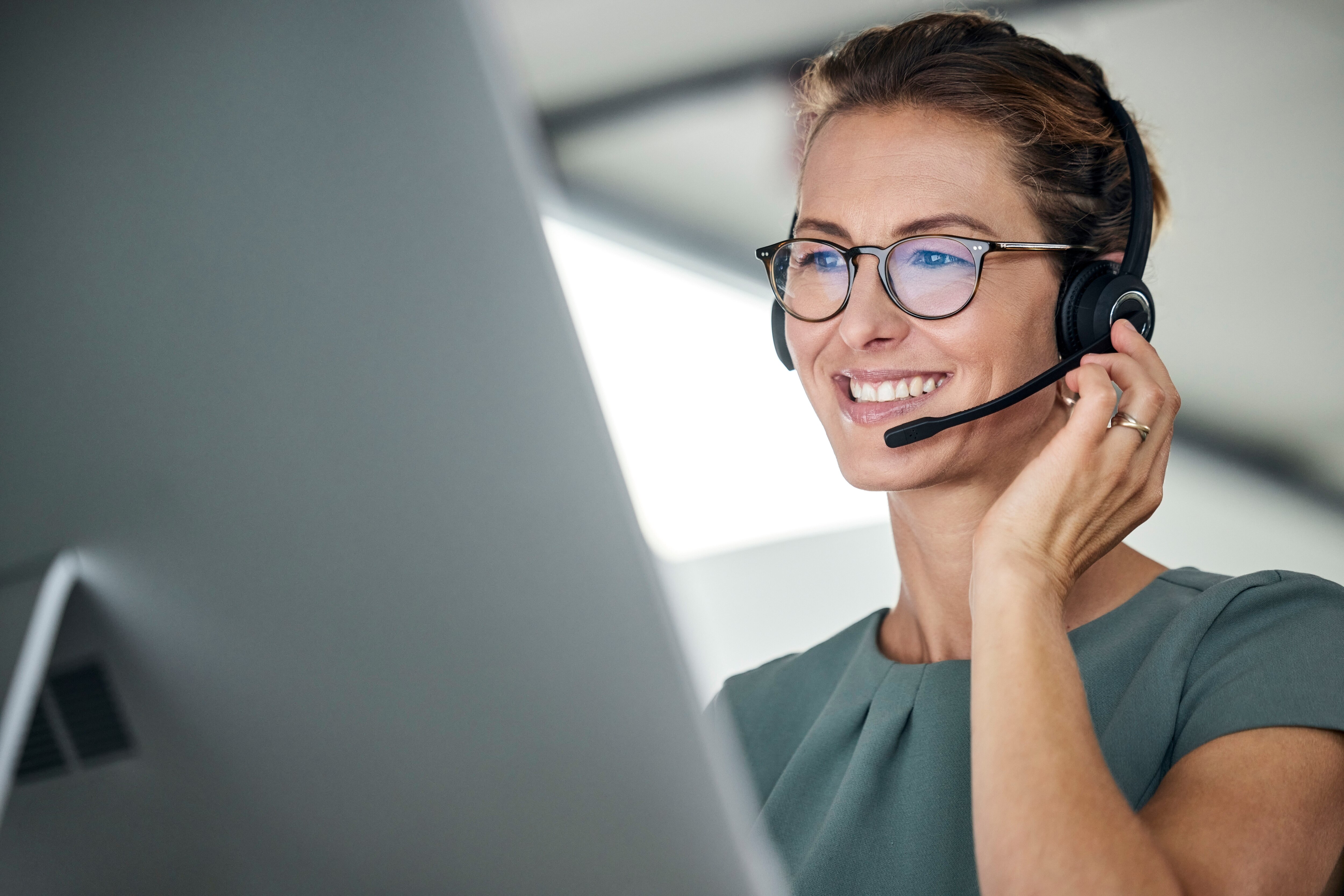 CallCenter Frau Kontakt