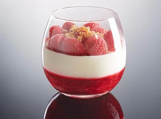 Erdbeer Basilikum Panna Cotta