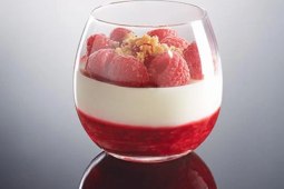 Erdbeer Basilikum Panna Cotta