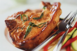 Geschmortes Schweinskotelett nach brasilianischer Art mit Limette