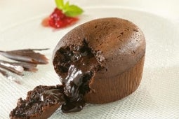 Schokokuchen mit Exoticfrüchteragout