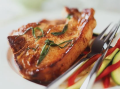 Geschmortes Schweinskotelett nach brasilianischer Art mit Limette